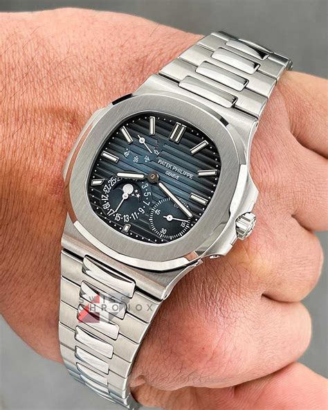 patek philippe nautilus moonphase 5712/1a-001